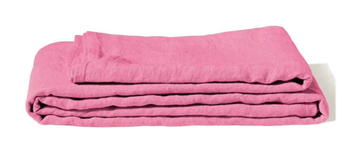Nappe en lin rose, pliée